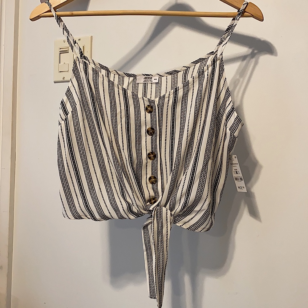 Crop Tie Front Strap Top